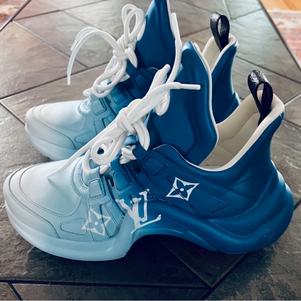 Louis Vuitton Archlight Size 8 Women. Worn less than 5 times. - Picture 1 of 7